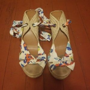 Floral wedges